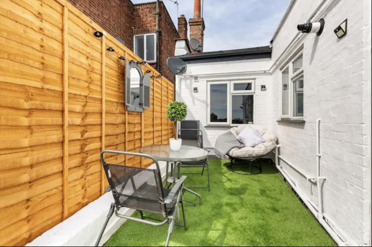 Luxury 3-Bed Apartment Near To London With Parking Hornchurch المظهر الخارجي الصورة