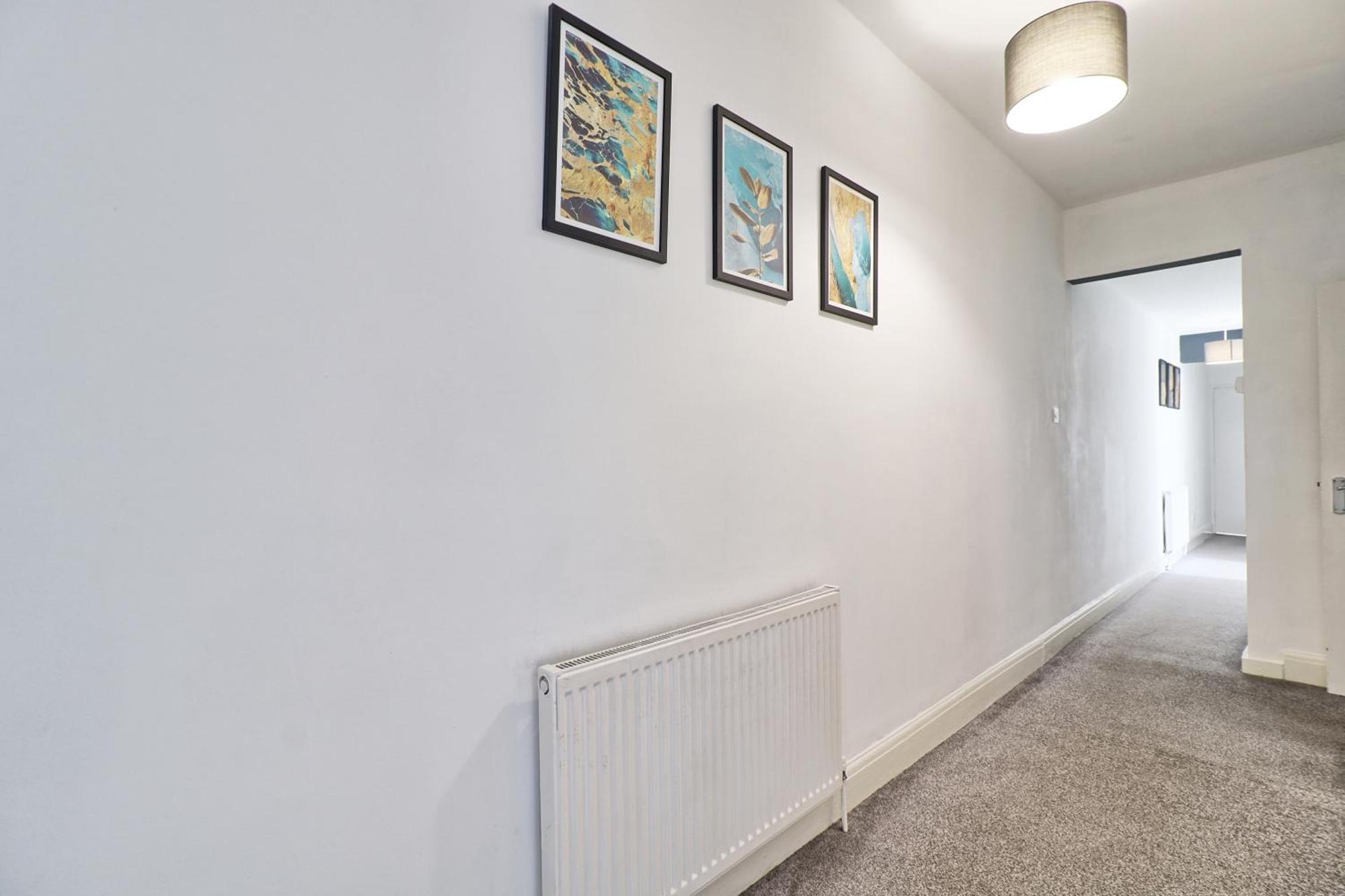 Luxury 3-Bed Apartment Near To London With Parking Hornchurch المظهر الخارجي الصورة