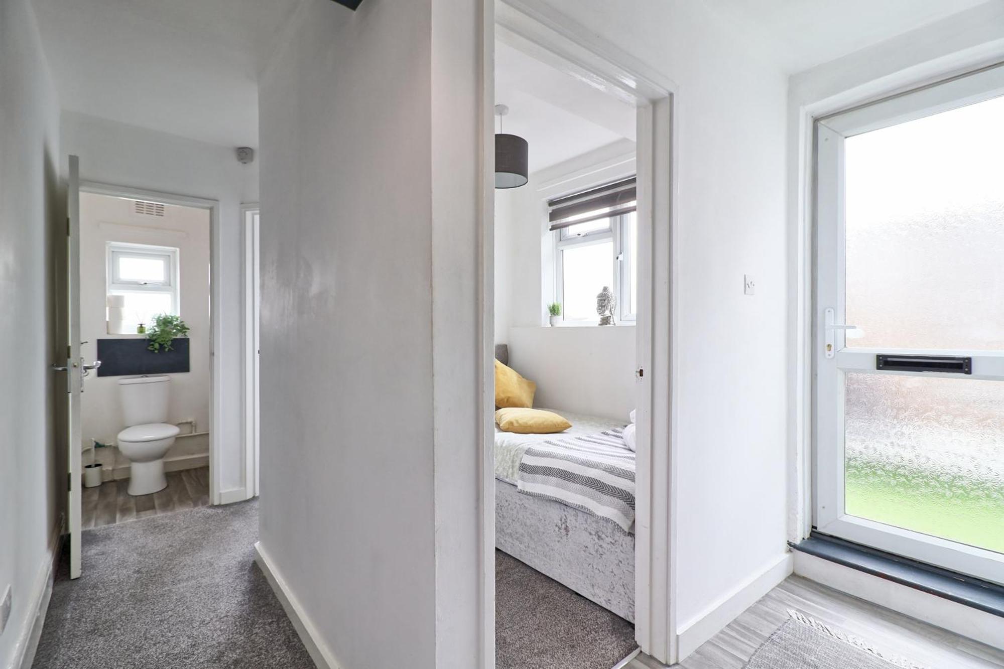 Luxury 3-Bed Apartment Near To London With Parking Hornchurch المظهر الخارجي الصورة