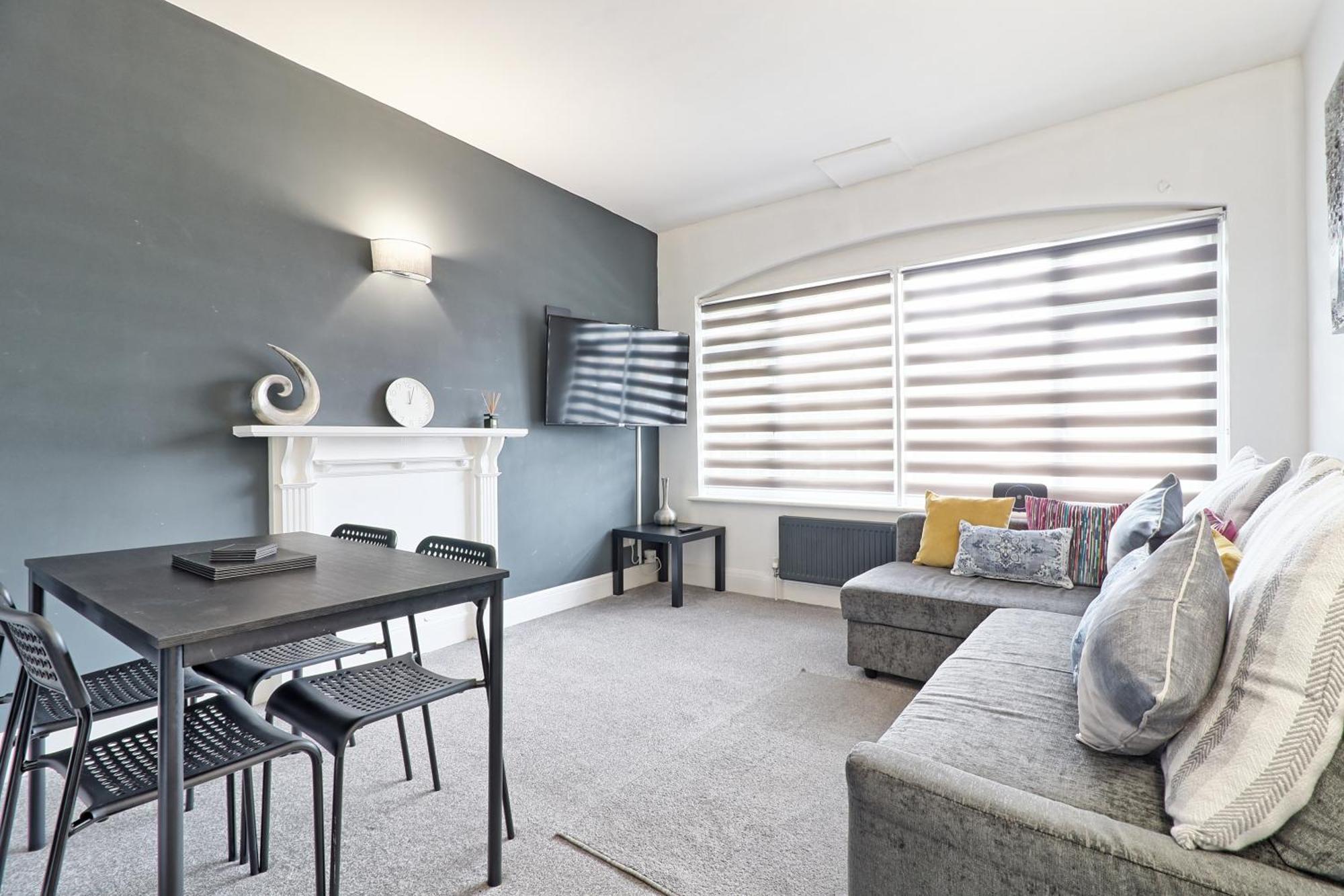 Luxury 3-Bed Apartment Near To London With Parking Hornchurch المظهر الخارجي الصورة